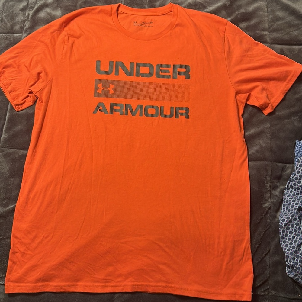 Used Under Armor T Shirt in good condition no flaws or holes